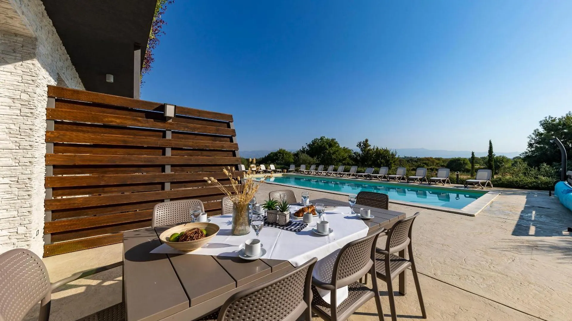 Villa Mendula Nin