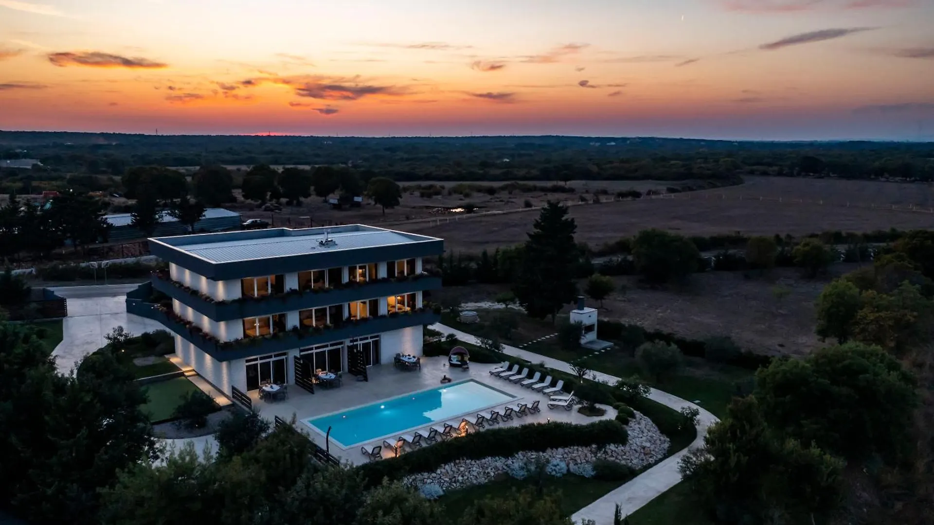 Villa Mendula Nin